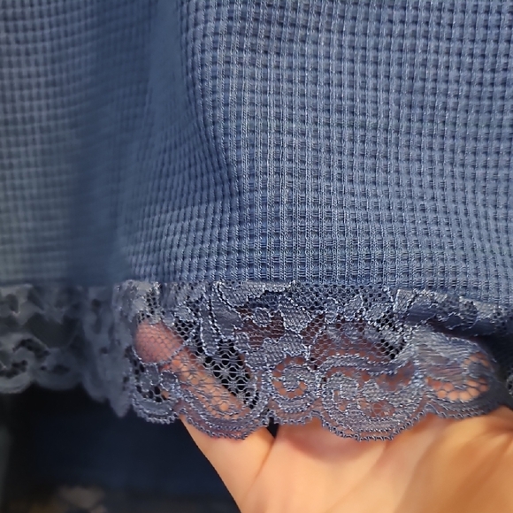 Agnes Orinda Blue Waffle Knit Top With Lace Detail. NWT - Picture 4 of 6